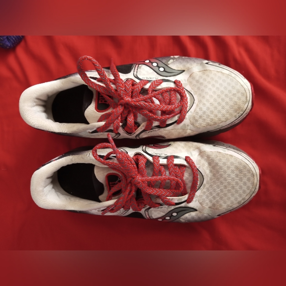 Saucony BCU running shoes 8.5 guc.